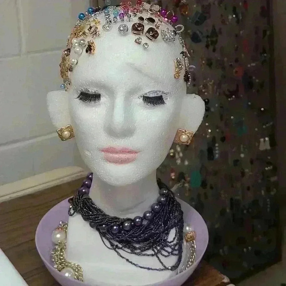 Gold tone fuax pearl earrings vintage style - Picture 8 of 15